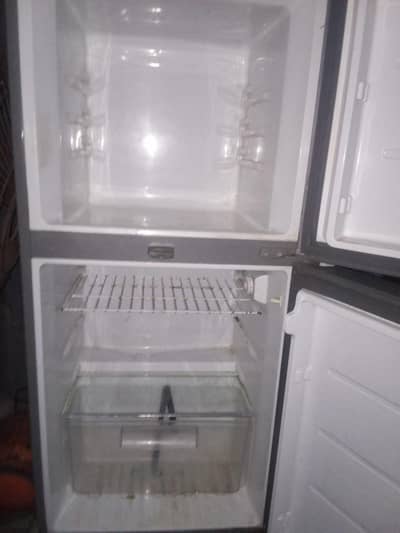 haier medium size fridge