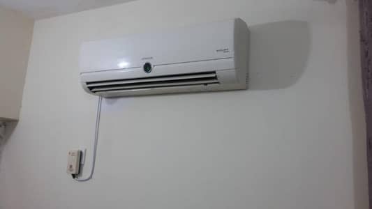 Furnished Room Available in Gulberg 3 near Xinhua Mall & Hotel One