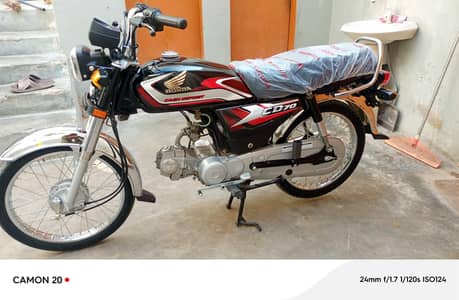 Honda CD 70 model 2025 ka 9 month unregistered 1800 km chali ha