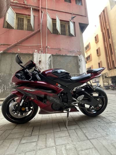 Yamaha R6 2011 year unresisted