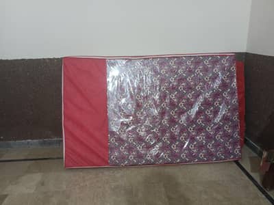 Single bed mattress
