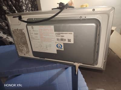 Microwave oven New