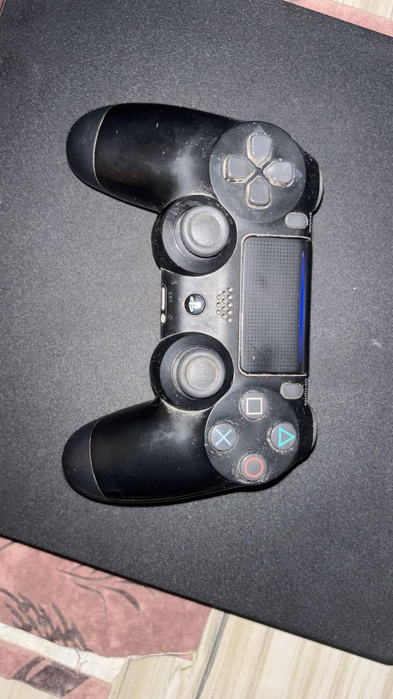 PS4 Original Controller + Games 2