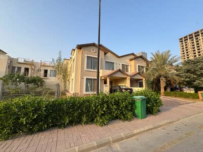 152 Sq Yd Corner Villa with Huge Greenbelt in Precinct-2, Bahria Town Karachi 3 Bedrooms, Drawing, Dining, Modern Kitchen & TV Lounge, with Park, Mosque, Gallery & Commercial nearby just 2 min drive from Entrance.