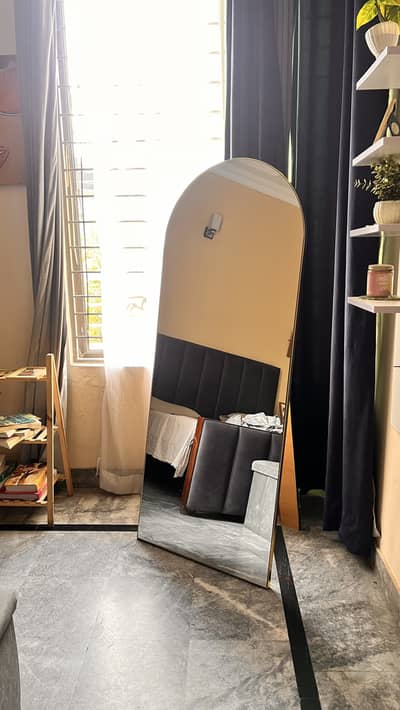 Beautiful standing mirror