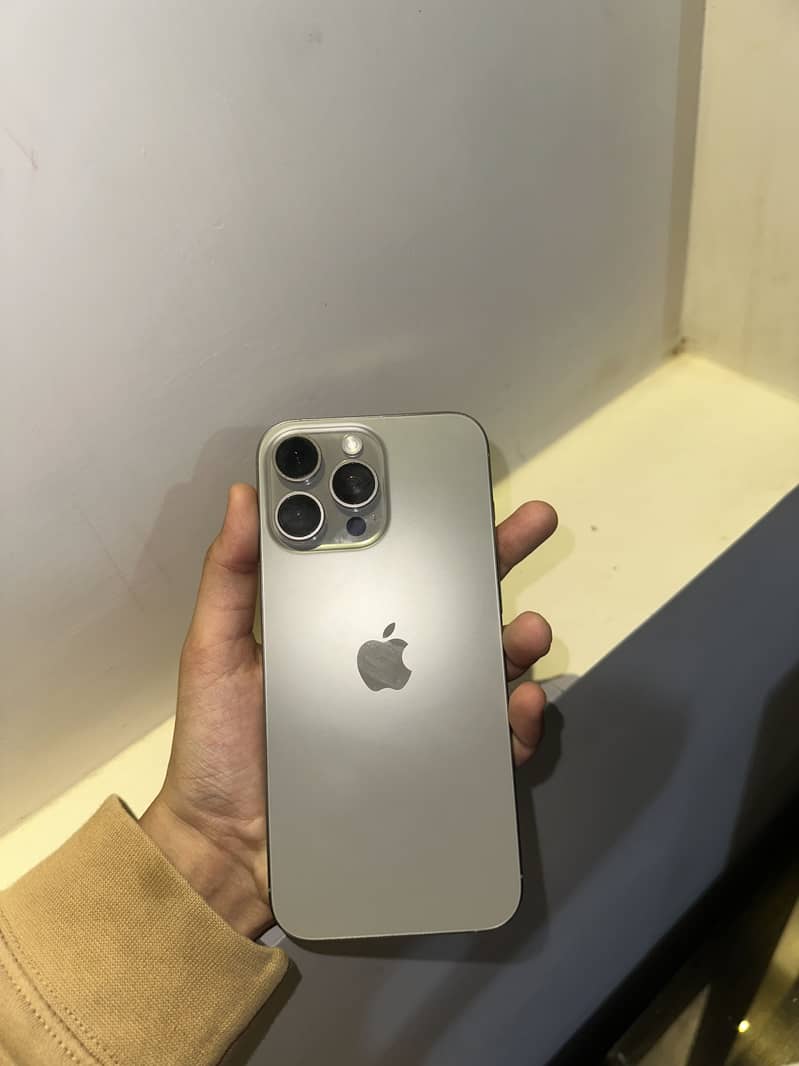 Iphone 16 pro max 0