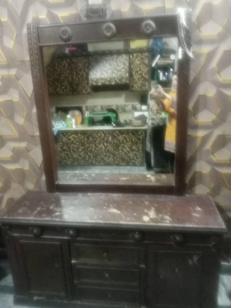 Dressing Table 0