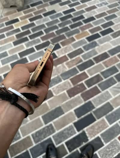 iPhone 14 Pro Max box Cable