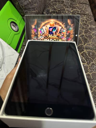 iPad mini 5 LLA model with box