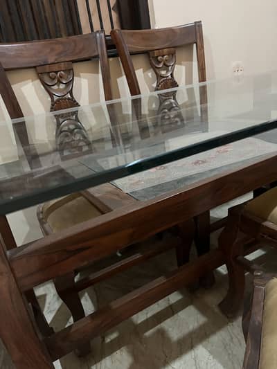 Dining table 6 seaters