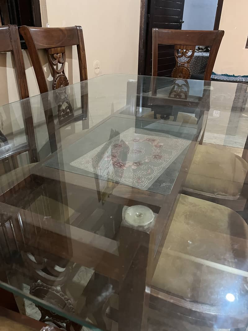 Dining table 6 seaters 4