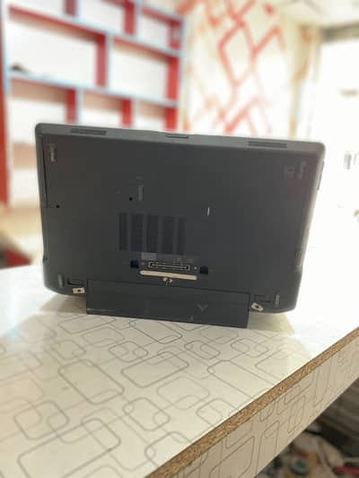 Dell latitude E6330 4/256HDD