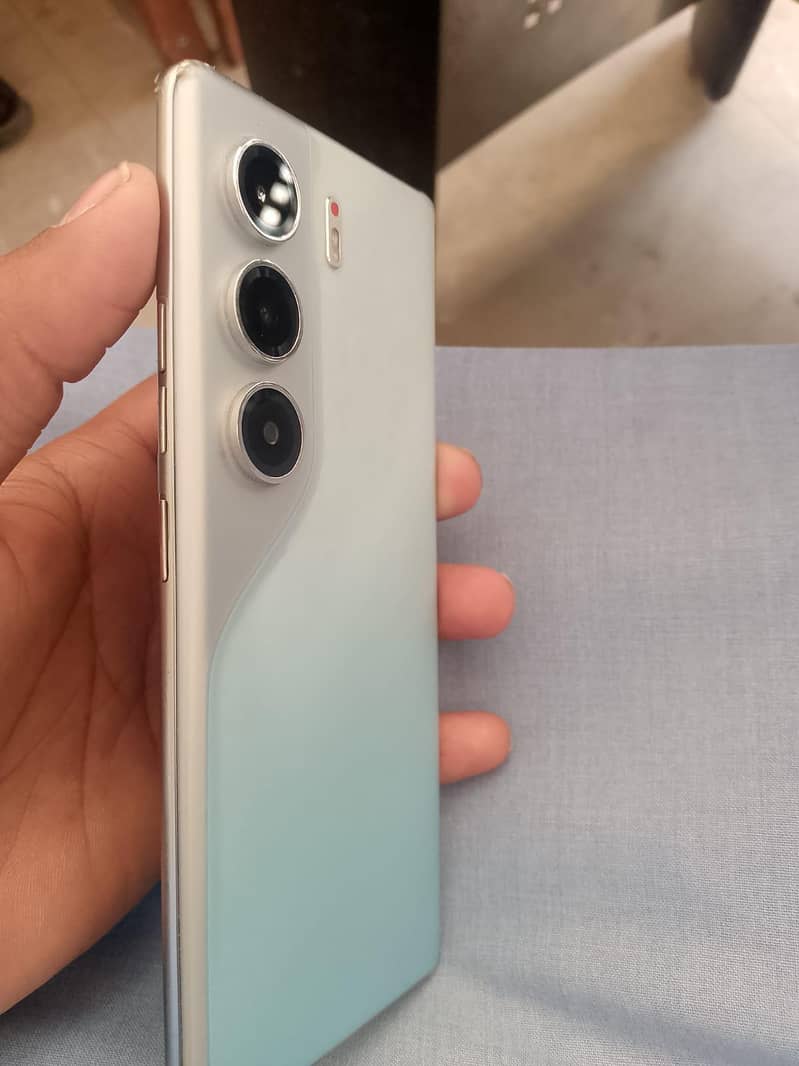 tecno camon 40 pro 4