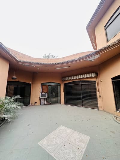 2 Kanal Single Storey House For Rent As Silent Office | 6 Bed | 10 Car Parking | Prime Location