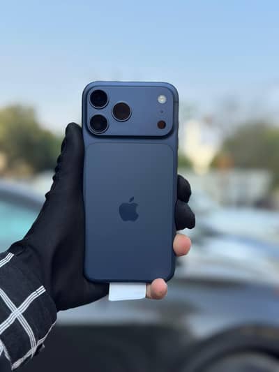 IPHONE 17 PRO MAX -  256GB STORAGE - FACTORY UNLOCKED