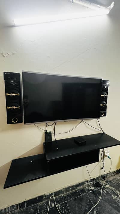 40” Samsung curved screen LED tv