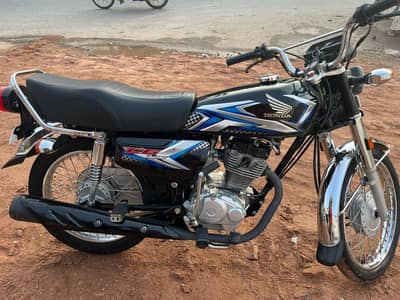 Honda 125  model 2025 Condition 10/10 All Genuine