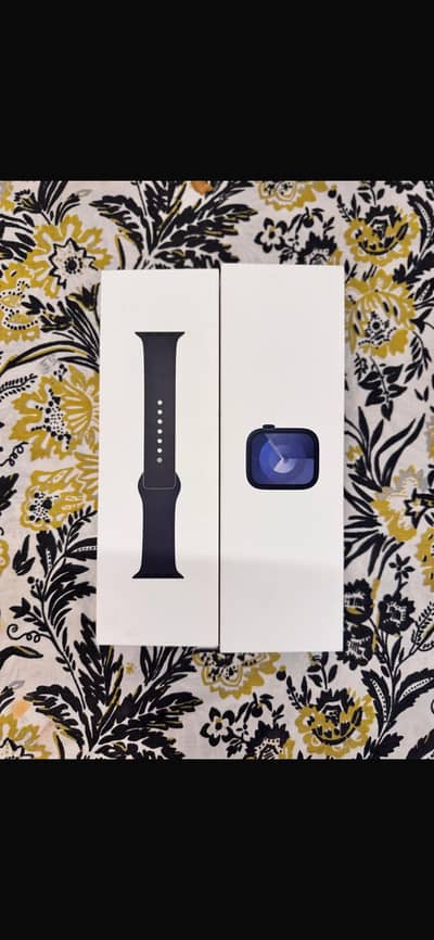 Apple Watch series 9 (45mm)- excellent condition