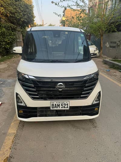 Nissan Roox 2022 660cc semi hybrid