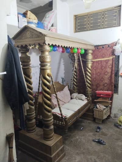 چنیوٹی جھولا ٹوٹل سولڈ