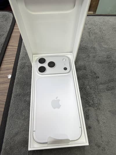 iphone 17pro  just box opened 256gb