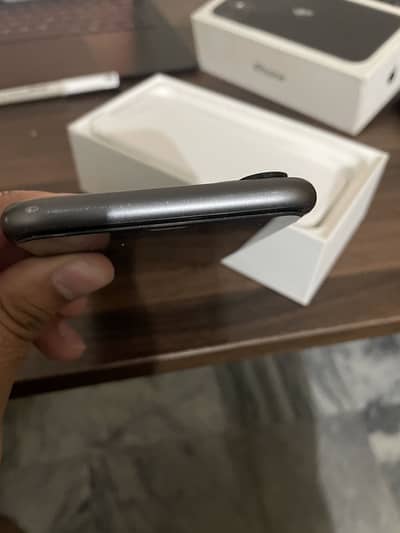 Apple iPhone 11 128gb Black PTA Approved