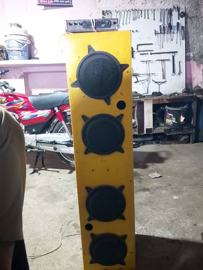 Changchi rakshy ka bofer all ok speaker  aur tipe be sath hai all ok