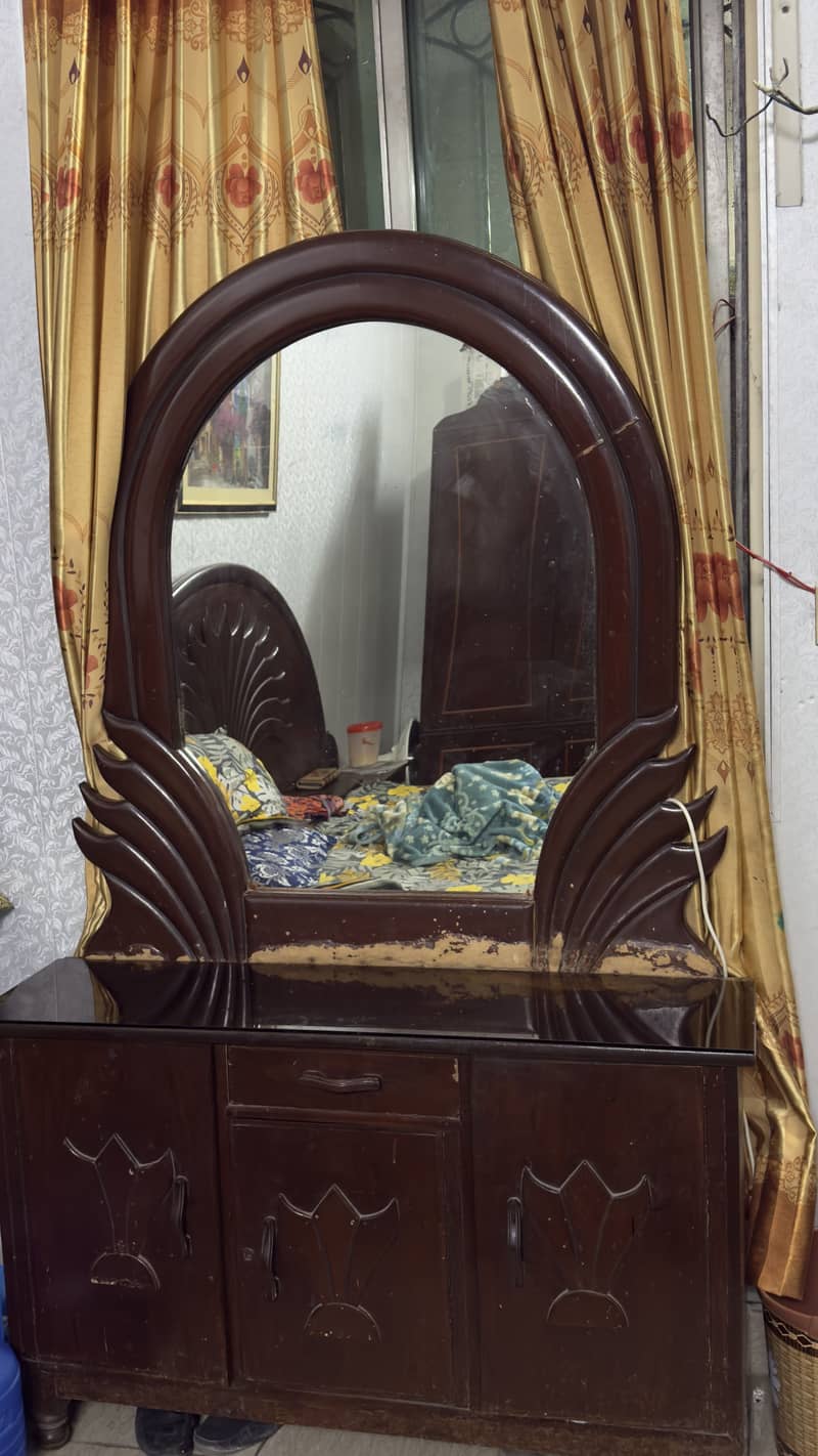 Dressing Table 0
