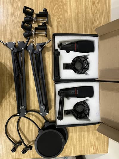 2 GM300 Reddragon Condenser Microphones with Accessibility
