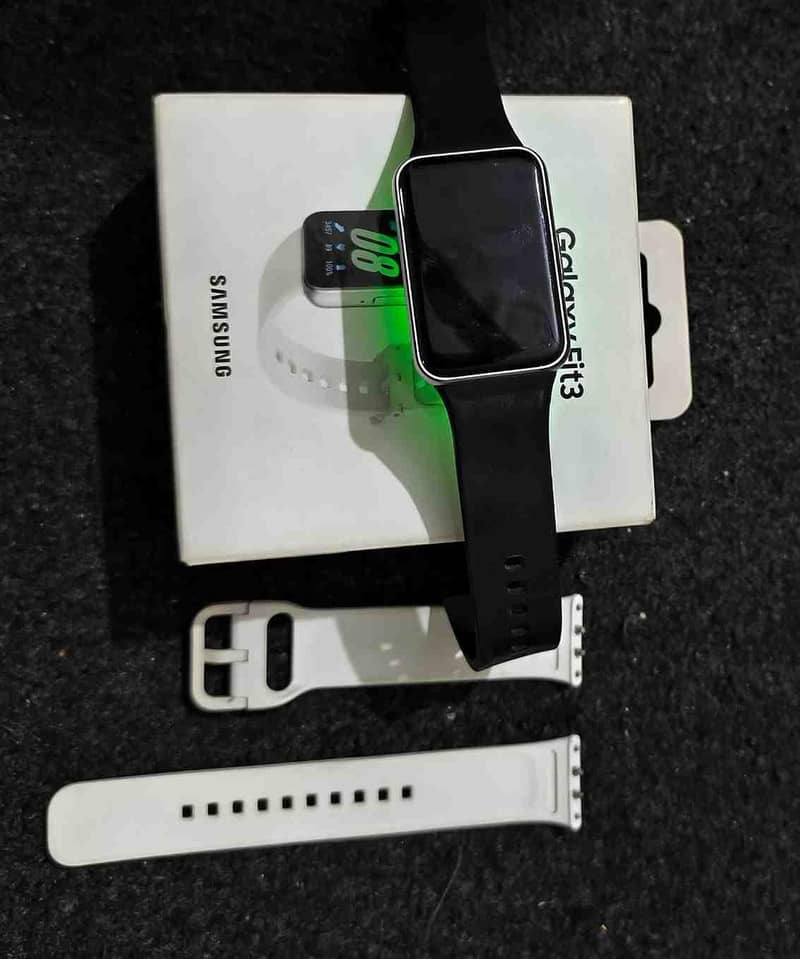 Samsung Galaxy Fit3 - Silver (With Box & Extra Straps) - Watches ...