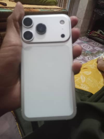 IPhone Xr convat 17 pro