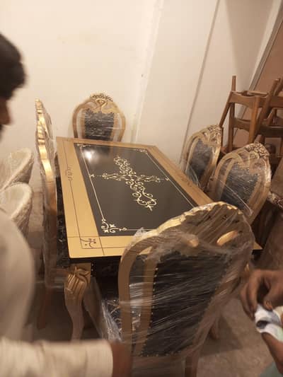 wooden daining table