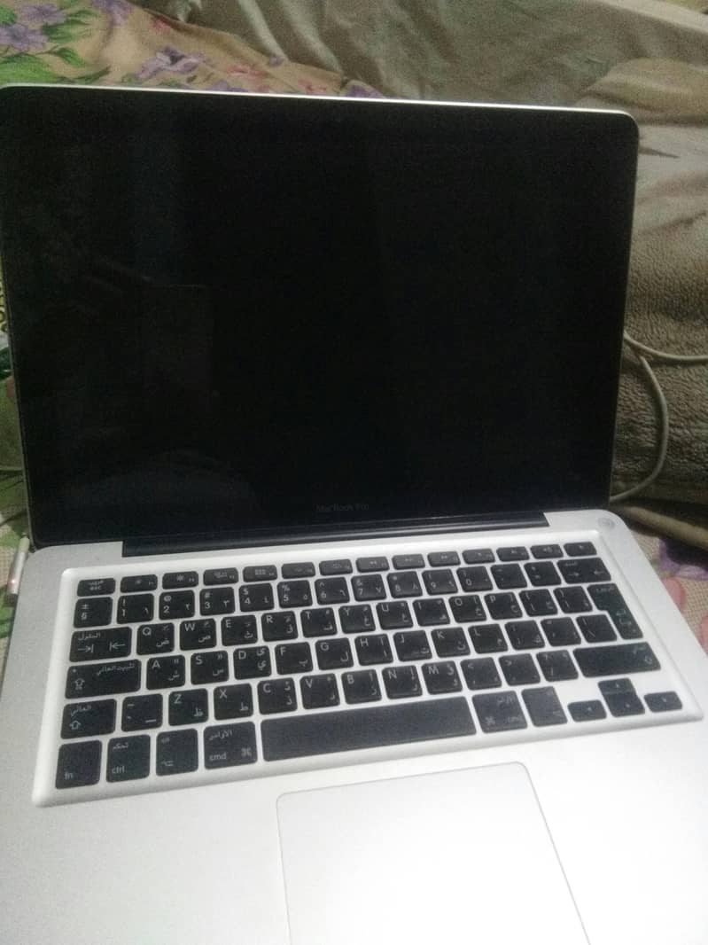 MacBook Pro 0