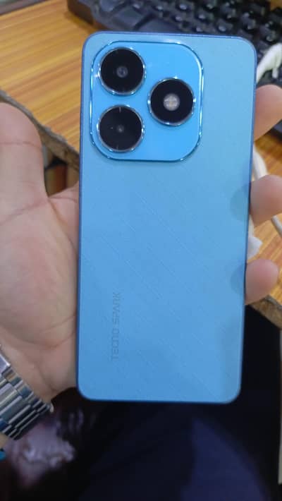 Spark 20 8+8gb/256gb