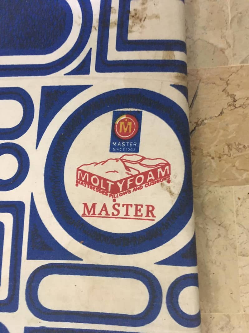 single bed mattres 1