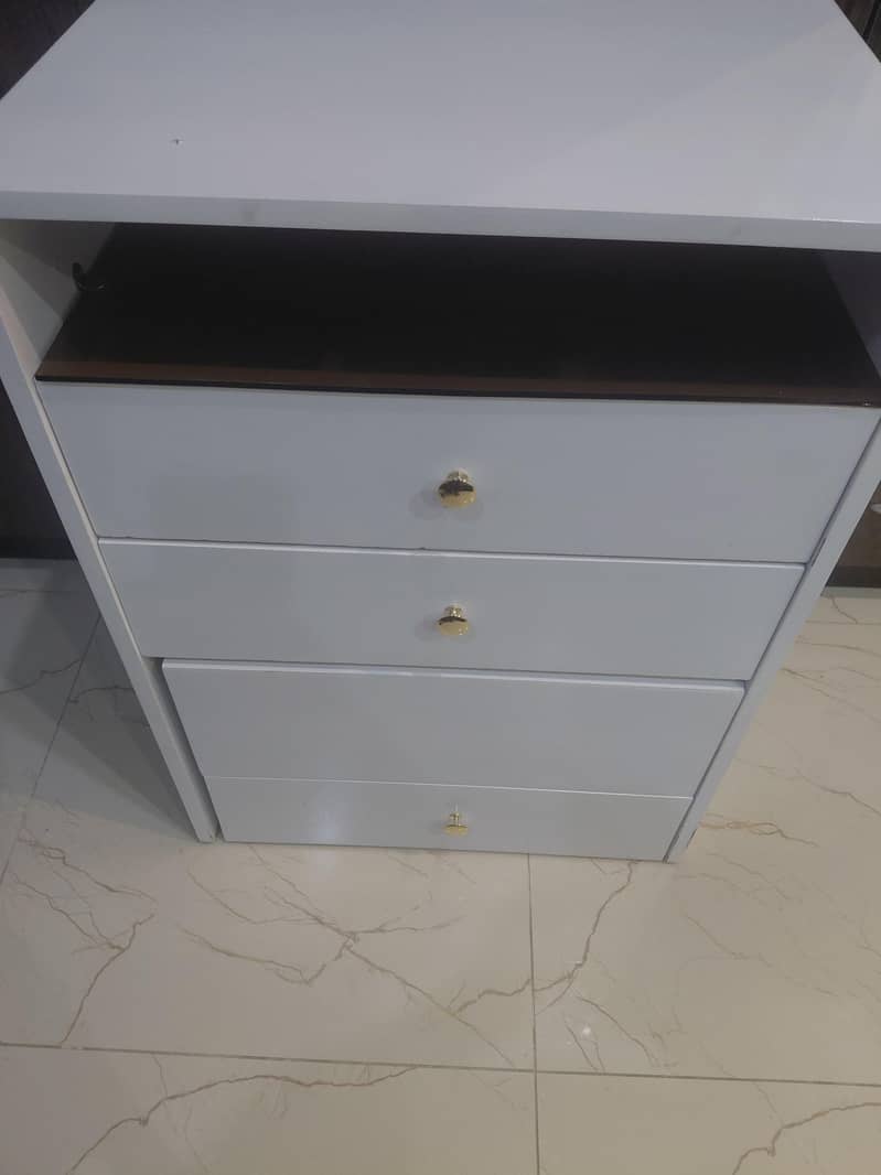 Dressing with mirror 0