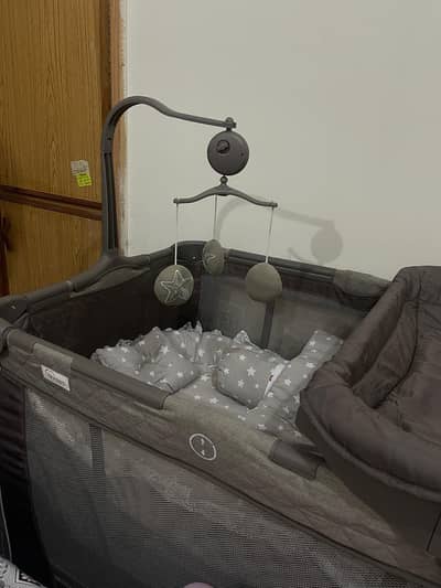 baby cot A1 condition