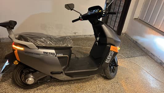 Metro E8s mountain climber