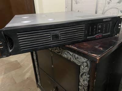APC UPS 2000VA