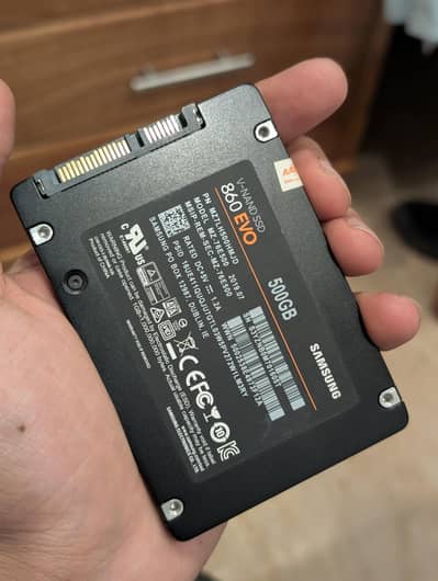 SSD 256GB, 500GB 512GB