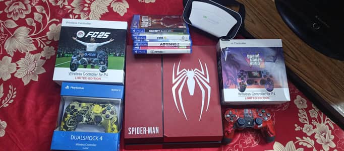 ps4 fat 500 GB. 4 controlers 3 slightly used 1 used 4 games and 1 VR.