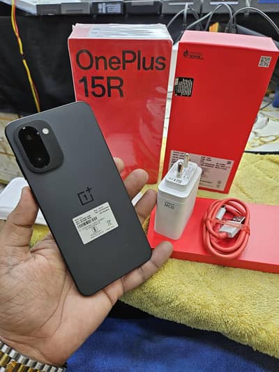 ONEPLUS 15R 12/256GB 4 month sim Time