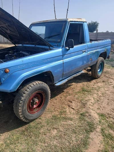 Army Auction modified  land Cruiser RKR