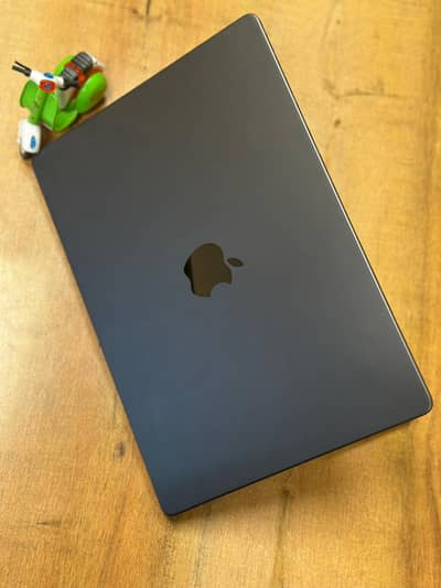 MACBOOK PRO M4 - 16/512GB STORAGE - 14 INCHES