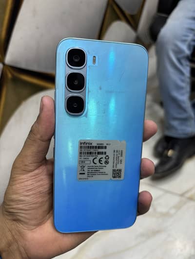 Infinix hot 60 pro 8/128gb 11 mon warrenty 10by10 with charger