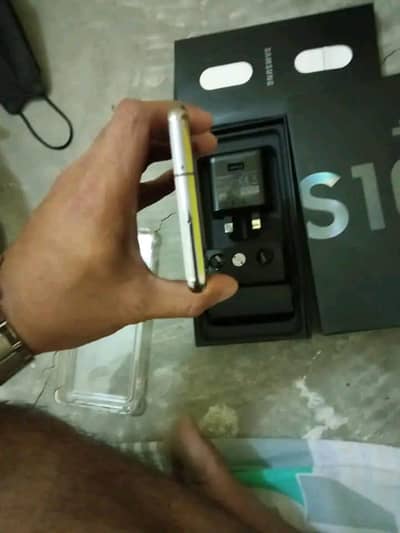 Samsung Galaxy S10 plus 8 ram 128 GB full box