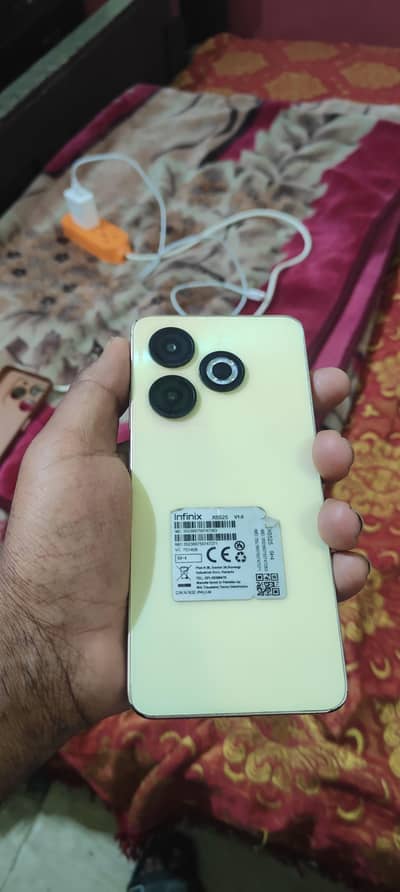 infinix Smart 8. . Ofiical Pta aproved. . watsapp. . ,03024074083