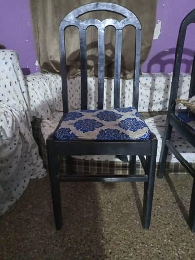 Pure wood chairs and show piece rack