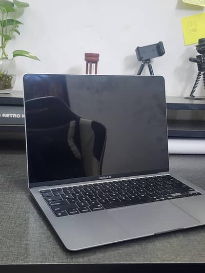 Macbook Air M1 2020 8 GB RAM 256 GB Storage