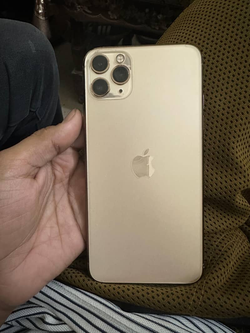 iphone 11 pro max 4